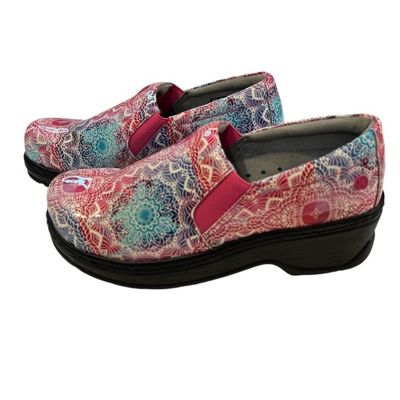 Klogs Naples, TRUComfort Insoles, PURGrip Treads, Color Pink/Blue, Size 8 - Picture 2 of 10